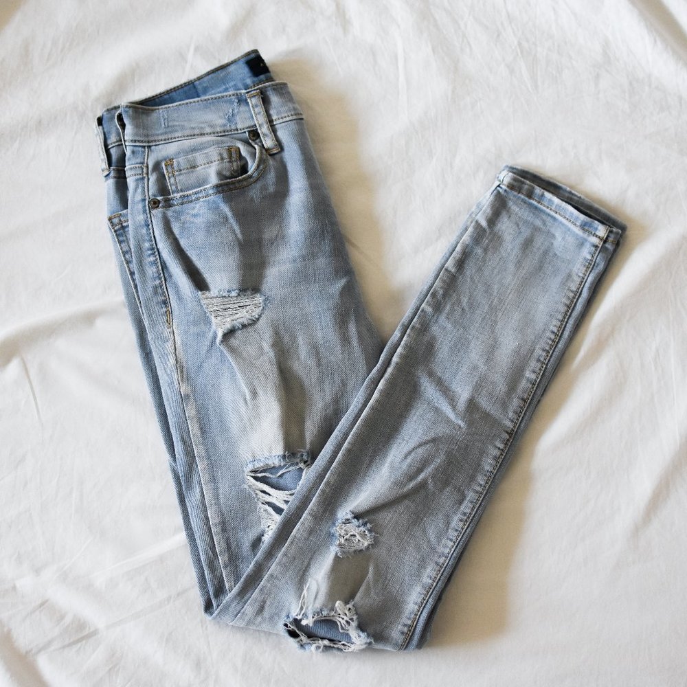 Aeropostale Light-Wash Distressed High-Rise Jeans